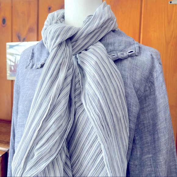 Banana Republic Accessories - Banana Republic Scarf